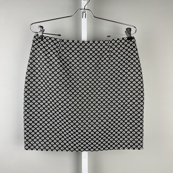 Garnet Hill Dresses & Skirts - Garnet Hill‎ Jacquard Pencil Skirt Womens 8 Black White Medallion Preppy